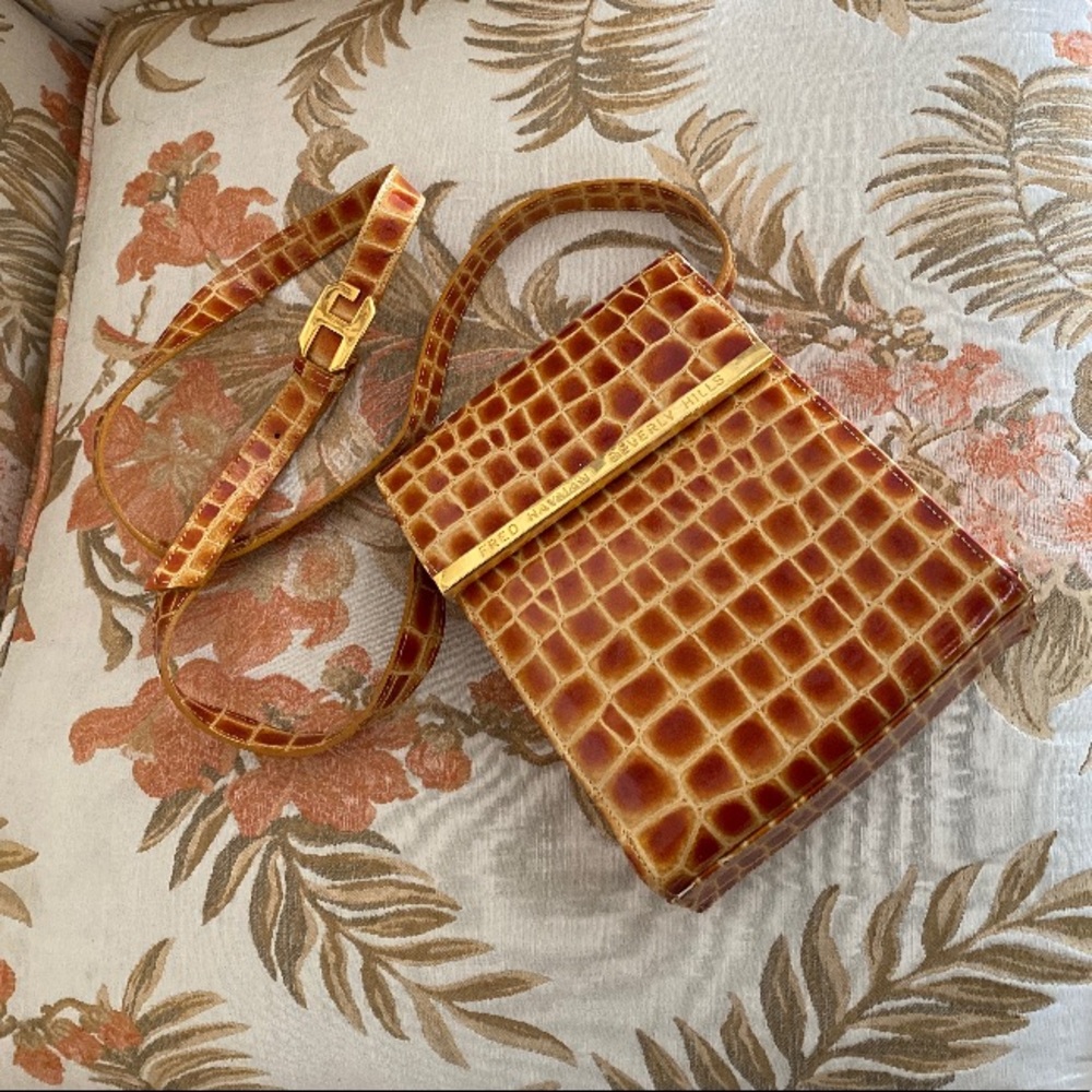 Trendy VTG Fred Hayman Beverly Hills CROSSBODY BAG